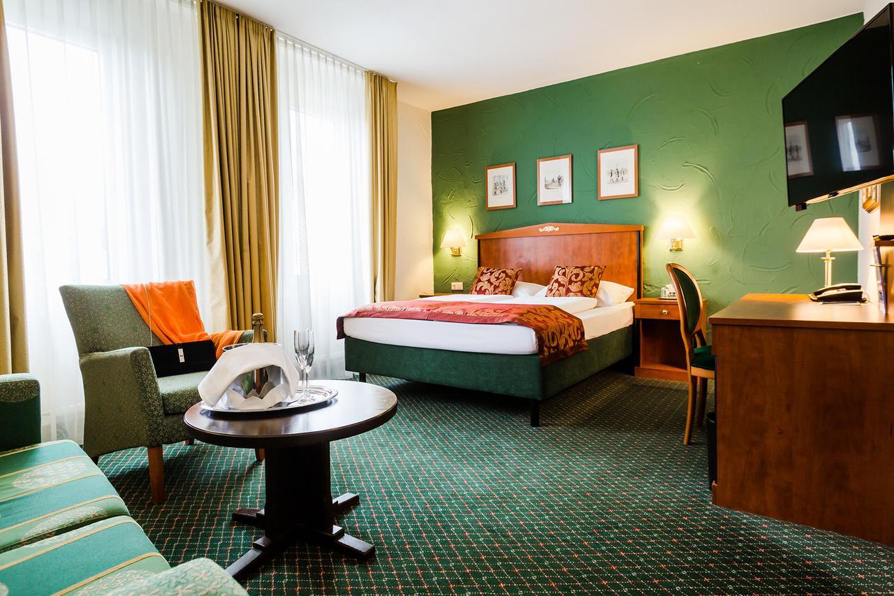 Parkhotel Krone Bensheim Exterior foto