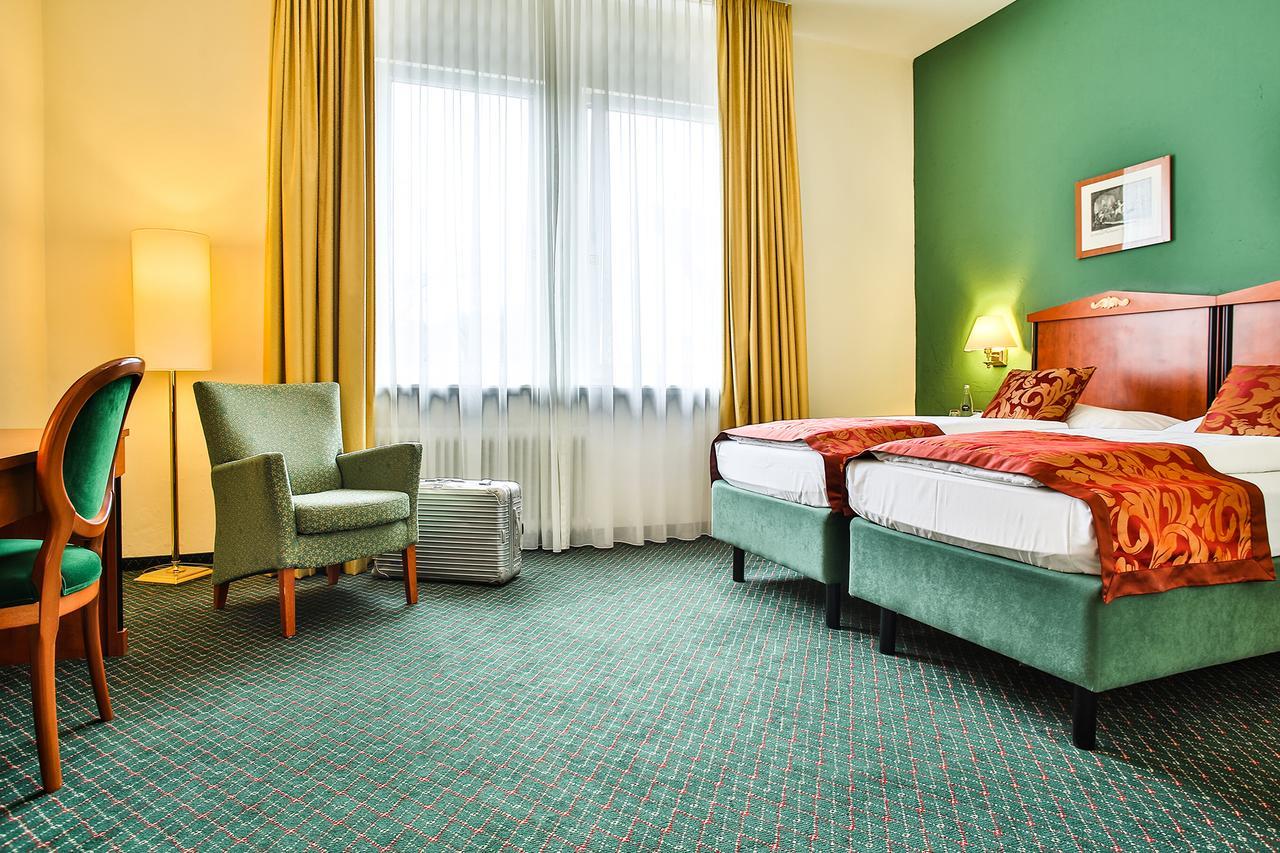 Parkhotel Krone Bensheim Exterior foto